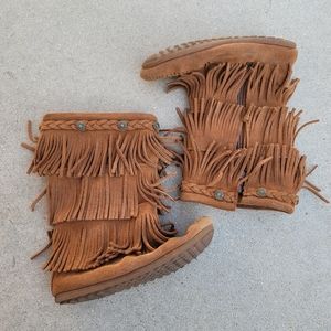 Minnetonka Brown Fringe Kids Boots